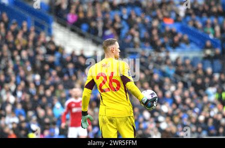 Matz Sels aus Nottingham Forest während des Premier League-Spiels zwischen Brighton und Hove Albion und Nottingham Forest im American Express Stadium, Brighton, UK - 10. März 2024. Foto Simon Dack / Teleobjektive nur für redaktionelle Zwecke. Kein Merchandising. Für Football Images gelten Einschränkungen für FA und Premier League, inc. Keine Internet-/Mobilnutzung ohne FAPL-Lizenz. Weitere Informationen erhalten Sie bei Football Dataco Stockfoto