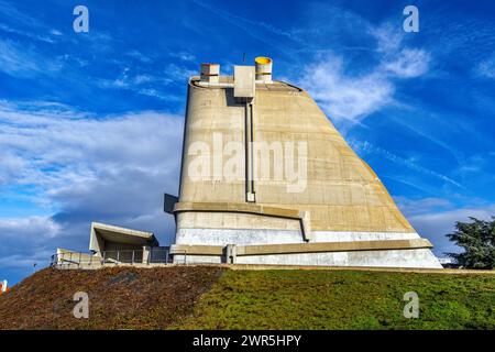 Kirche Saint-Pierre in Firminy-Vert, ein architektonisches Werk des Architekten Le Corbusier. Firminy, Saint Etienne, Departement Loire, Frankreich Stockfoto