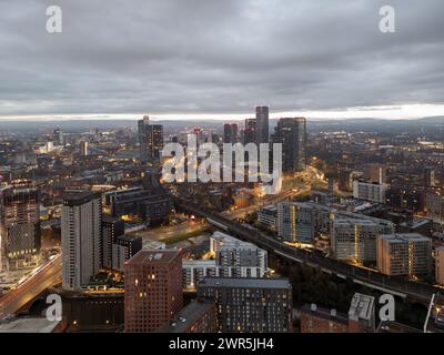 Drohne schoss über den Manchester Deansgate Square, Manchester, UK Stockfoto