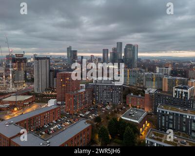 Drohne schoss über den Manchester Deansgate Square, Manchester, UK Stockfoto