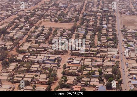 Luftaufnahme von Ouagadougou, 04.03.2024.Fotografiert im Auftrag des Bundesministeriums für wirtschaftliche Zusammenarbeit und Entwicklung. Ouagadougou Burkina Faso *** Luftaufnahme Ouagadougou, 04 03 2024 im Auftrag des Bundesministeriums für wirtschaftliche Zusammenarbeit und Entwicklung Ouagadougou Burkina Faso Copyright: xUtexGrabowskyxBMZxphotothek.dex Stockfoto