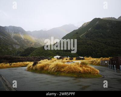 Die grünen Berge im Aoraki Mount Cook National Park, Neuseeland Stockfoto