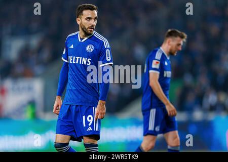 firo: 24.02.2024, Fußball, 2. Liga, Saison 2023.2024, 1. FC Magdeburg - FC Schalke 04 Kenan Karaman (FC Schalke 04) Halbzahl, Stockfoto