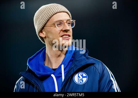 firo: 24.02.2024, Fußball, 2. Liga, Saison 2023.2024, 1. FC Magdeburg - FC Schalke 04 Timo Baumgartl (FC Schalke 04) Porträt, Stockfoto