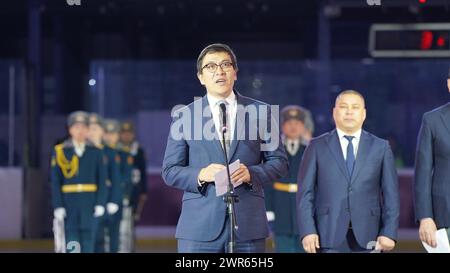 Bischkek, Kirgisistan. März 2024. Der kirgisische stellvertretende Premierminister Edil Baisalov hält eine Rede vor dem Spiel der Gruppe A der Eishockey-Weltmeisterschaft 2024 in Bischkek, Kirgisistan, am 10. März 2024. Quelle: Roman Gainanov/Xinhua/Alamy Live News Stockfoto