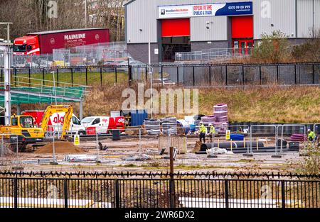 Dundee, Tayside, Schottland, Großbritannien. März 2024. Dundee begrüßt das neue Ford Centre wird seine Türen im Sommer 2024 öffnen. Ein Familienunternehmen wird auf einem 10 Hektar großen Grundstück an der Baird Avenue, Kingsway West Dundee, gebaut. Als neuer Ford Main Dealer in Dundee werden sie über eine vollständige Palette neuer Ford-Fahrzeuge verfügen, darunter den All Electric Ford Mustang Mach-E sowie über 100 Gebrauchtwagen und Nutzfahrzeuge. Quelle: Dundee Photographics/Alamy Live News Stockfoto