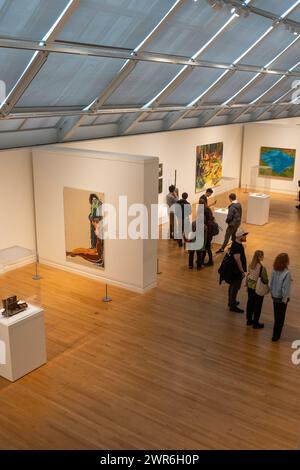 Das Metropolitan Museum of Art ist eine beliebte Touristenattraktion an der Museum Mile, New York City, USA 2024 Stockfoto