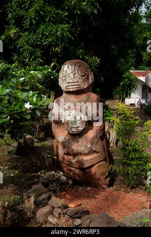 Tiki-Statue in Taiohae in Nuku Hiva, Marquesas-Inseln, Französisch-Polynesien Stockfoto