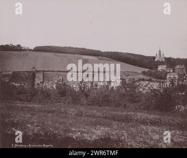 Griechische Kapelle/Russisch-Orthodoxe Kirche auf der Neroberg, Wiesbaden, irrtümlich „griechische Kapelle“ russisch-orthodoxe Kirche „der Heiligen Elisabeth in Wiesbaden“ genannt, die Adolf von Nassau seiner Frau Elisabeta Michailovna (Tochter) als Grab diente, wer jung an dem jüngeren Bruder der Zaren Alexander I. und Nikolaus I. von Russland starb) ließ es zwischen 1847 und 1855 bauen, anonym, um 1890 - um 1900, Papier, Kollotypie, Höhe 282 mm, Breite 225 mm, Höhe 508 mm, Breite 330 mm, Foto Stockfoto