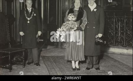 Banns von Juliana, Königin der Niederlande, und Bernhard van Lippe-Biesterfeld im Rathaus in den Haag am 19. Dezember 1936, anonym, Niederlande, 19. Dezember 1936, fotografischer Träger, Höhe 89 mm x Breite 138 mm, Foto Stockfoto