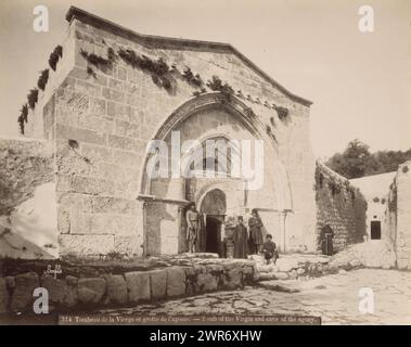 Das Grab der Jungfrau Maria und die Höhle der Qualen in Jerusalem, Tombeau de la Vierge et grotte de l'Agonie. - Das Grab der Jungfrau und die Höhle der Qualen. (Titel auf Objekt), Teil des Reisealbums mit Fotos von Jerusalem und anderen biblischen Orten., Maison Bonfils, Jeruzalem, ca. 1867 - ca. 1895, Karton, Albumendruck, Höhe 225 mm x Breite 284 mm, Foto Stockfoto