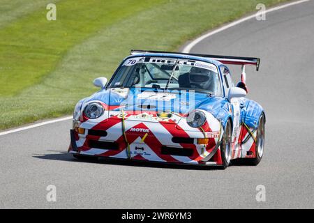 1998 Porsche 933 GT2 evo2, Teilnehmer am 60. Jubiläum des Porsche 911 beim 80. Goodwood Member Meeting in Sussex, Großbritannien Stockfoto