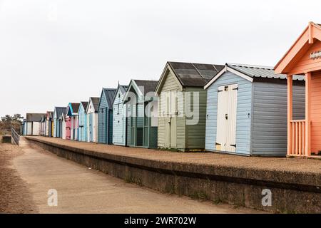 Strandhütten, Strand, Hütten, Chalets, Strandhütten, Hütte, Chapel St Leonards, Lincolnshire, Großbritannien, England, Küste, Strand, Strand Chalets, Stockfoto