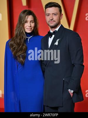 Beverly Hills, Usa. März 2024. Justin Timberlake (R) und Jessica Biel kommen am Sonntag, den 10. März 2024, zur Vanity Fair Oscar Party im Wallis Annenberg Center for the Performing Arts in Beverly Hills, Kalifornien. Foto: Chris Chew/UPI Credit: UPI/Alamy Live News Stockfoto