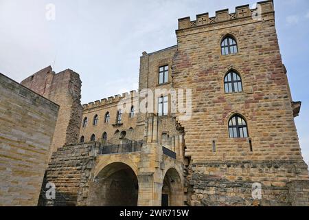 Neustadt an der Weinstraße Themenfoto: Gemaeuer, Schloesser, Burgen, Deutschland, Neustadt an der Weinstraße, Schloss Hambach, 11.03.2024 die historische Gemaeuer des Scloss Hambach in Neustadt an der Weinstraße Themenfoto: Gemaeuer, Schloesser, Burgen, Deutschland, Neustadt an der Weinstraße, Schloss Hambach, *** Neustadt an der Weinstraße Themenfoto Gemaeuer, Schloesser, Burgen, Deutschland, Deutschland, Deutschland, Deutschland, Neustadt an der Weinstraße, Schloss Hambach, Schloss Hambach, 11.03.2024 *** Neustadt an der Weinstraße Neustadt an der Weinstraße, Schloss Hambach, 11 03 2024 das historische Gemaeuer von Schloss Hambach in Neustadt an der Weinstraße Themenfoto Gemaeuer, Schloesser, Burgen, Deutschland, Neustadt an de Stockfoto