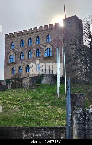 Neustadt an der Weinstraße Themenfoto: Gemaeuer, Schloesser, Burgen, Deutschland, Neustadt an der Weinstraße, Schloss Hambach, 11.03.2024 die historische Gemaeuer des Scloss Hambach in Neustadt an der Weinstraße Themenfoto: Gemaeuer, Schloesser, Burgen, Deutschland, Neustadt an der Weinstraße, Schloss Hambach, *** Neustadt an der Weinstraße Themenfoto Gemaeuer, Schloesser, Burgen, Deutschland, Deutschland, Deutschland, Deutschland, Neustadt an der Weinstraße, Schloss Hambach, Schloss Hambach, 11.03.2024 *** Neustadt an der Weinstraße Neustadt an der Weinstraße, Schloss Hambach, 11 03 2024 das historische Gemaeuer von Schloss Hambach in Neustadt an der Weinstraße Themenfoto Gemaeuer, Schloesser, Burgen, Deutschland, Neustadt an de Stockfoto