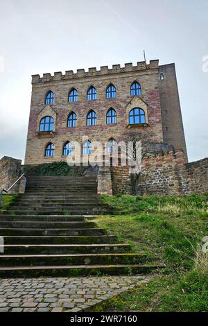 Neustadt an der Weinstraße Themenfoto: Gemaeuer, Schloesser, Burgen, Deutschland, Neustadt an der Weinstraße, Schloss Hambach, 11.03.2024 die historische Gemaeuer des Scloss Hambach in Neustadt an der Weinstraße Themenfoto: Gemaeuer, Schloesser, Burgen, Deutschland, Neustadt an der Weinstraße, Schloss Hambach, *** Neustadt an der Weinstraße Themenfoto Gemaeuer, Schloesser, Burgen, Deutschland, Deutschland, Deutschland, Deutschland, Neustadt an der Weinstraße, Schloss Hambach, Schloss Hambach, 11.03.2024 *** Neustadt an der Weinstraße Neustadt an der Weinstraße, Schloss Hambach, 11 03 2024 das historische Gemaeuer von Schloss Hambach in Neustadt an der Weinstraße Themenfoto Gemaeuer, Schloesser, Burgen, Deutschland, Neustadt an de Stockfoto