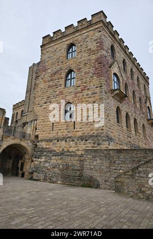 Neustadt an der Weinstraße Themenfoto: Gemaeuer, Schloesser, Burgen, Deutschland, Neustadt an der Weinstraße, Schloss Hambach, 11.03.2024 die historische Gemaeuer des Scloss Hambach in Neustadt an der Weinstraße Themenfoto: Gemaeuer, Schloesser, Burgen, Deutschland, Neustadt an der Weinstraße, Schloss Hambach, *** Neustadt an der Weinstraße Themenfoto Gemaeuer, Schloesser, Burgen, Deutschland, Deutschland, Deutschland, Deutschland, Neustadt an der Weinstraße, Schloss Hambach, Schloss Hambach, 11.03.2024 *** Neustadt an der Weinstraße Neustadt an der Weinstraße, Schloss Hambach, 11 03 2024 das historische Gemaeuer von Schloss Hambach in Neustadt an der Weinstraße Themenfoto Gemaeuer, Schloesser, Burgen, Deutschland, Neustadt an de Stockfoto