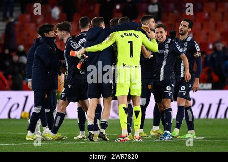 Granada, Spanien. März 2024. RAL Sociedad feiert seinen Sieg beim Liga-Spiel zwischen Granada CF und Real Sociedad am 9. März 2024 im Nuevo Los Cármenes Stadion in Granada, Spanien. (Foto: José M Baldomero/Pacific Press/SIPA USA) Credit: SIPA USA/Alamy Live News Stockfoto