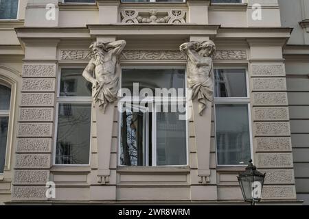 Hausfassade, Altbau, Fasanenstraße, Charlottenburg, Berlin, Deutschland *** Hausfassade, Altbau, Fasanenstraße, Charlottenburg, Berlin, Deutschland Stockfoto