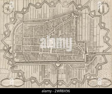 Landkarte Delft, 1672, Bild des Stadtplans Delft, im Jahre 1672 von einem gewissen Ingenieur erstellt, gleichzeitig zeigt, wie diese Stadt hätte befestigt werden können, wenn die Zeit vergangen wäre (Titel auf Objekt), Landkarte Delft 1672, aus der Vogelperspektive. Oben links das Wappen von Holland, oben rechts das von Delft. Unten links eine Kartusche mit leerem Skalenstab, unten rechts die Titelkartusche. Ein Entwurf für eine neue Verteidigungsanlage um die Stadt ist mit einer gestrichelten Linie gekennzeichnet. Dieses Design wurde während des Katastrophenjahres 1672 erstellt, aber nie umgesetzt., Druckerei: Anonym Stockfoto