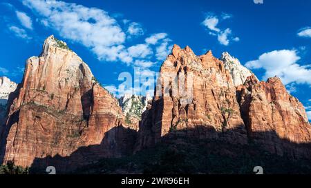 Foto am frühen Morgen vom Hof der Patriarchen, Zion-Nationalpark, Utah, USA. Stockfoto