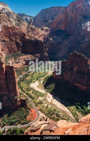 Blick auf den Angel’s Landing Trail, Zion National Park, Utah, USA. Stockfoto