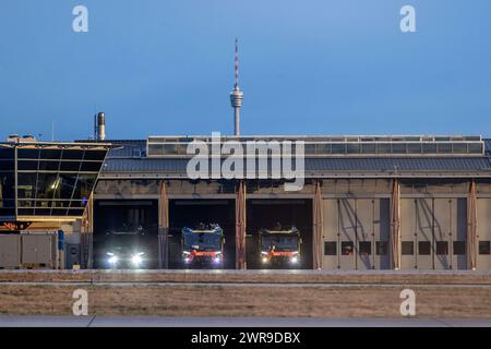 Flughafen Stuttgart, Flughafenfeuerwehr. // Stuttgart, Baden-Württemberg, Deutschland, 10.03.2024. *** Flughafen Stuttgart, Feuerwehr Flughafen Stuttgart, Baden Württemberg, Deutschland, 10 03 2024 Stockfoto