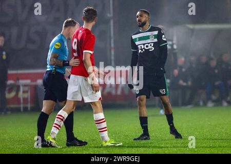 Eindhoven, Niederlande. März 2024. EINDHOVEN, 11.03.2024, PSV Campus de Herdgang, niederländischer Fußball Keuken Kampioen Divisie, Saison 2023/2024, Spiel zwischen Jong PSV - FC Groningen, FC Groningen Spieler Marvin Peersman(R) während des Spiels Jong PSV - Groningen Credit: Pro Shots/Alamy Live News Stockfoto