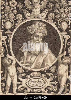Porträt von König Artus im Medaillon im rechteckigen Rahmen mit Ornamenten, Artus Rex (Titel auf Objekt), die neun besten (Serientitel), Porträt von König Artus mit Mantel und Turban im Medaillon im rechteckigen Rahmen mit Ornamenten wie zwei Kinder, die eine Trompetenblase spielen, und Vasen mit Blumen. Nicolaes de Bruyn, Niederlande, 1594, Papier, Gravur, Höhe 120 mm x Breite 88 mm, bedruckt Stockfoto