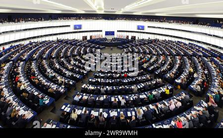 Plenartagung des Europäischen Parlaments im Louise-Weiss-Gebäude in Straßburg, Frankreich Stockfoto