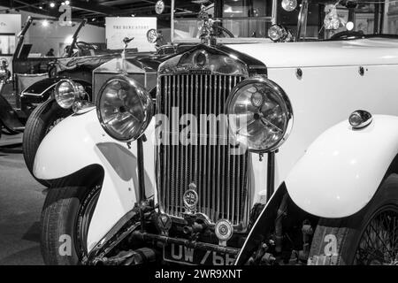 Sparkford.Somerset.Vereinigtes Königreich.7. Januar 2024.im Haynes Motor Museum in Somerset wird Ein 1929 Lanchester 30HP Sporttourer gezeigt Stockfoto