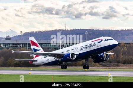 Ein Airbus A320-232 von British Airways startete am Flughafen Zürich. Immatrikulation G-EUUD. (Zürich, Schweiz, 17.11.2022) Stockfoto