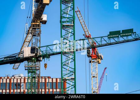 Baustellen im Osten der Hafencity Hamburg, Bürogebäude, neuer Stadtteil an der Elbe, auf dem Gelände des ehemaligen Freihafens, hier entstanden, bis in die 2030er Jahre, Wohneinheiten für 14,000 Menschen, 3000 Hotelbetten, 45,000 Arbeitsplätze, Hamburg, Deutschland Hamburg Hafencity *** Baustellen im Osten der Hafencity Hamburg, Bürogebäude, neuer Stadtteil an der Elbe, auf dem Gelände des ehemaligen Freihafens, Wohneinheiten für 14.000 Personen, 3.000 Hotelbetten, 45.000 Arbeitsplätze, Hamburg, Deutschland Hamburg Hafencity, soll bis in die 2030er Jahre fertiggestellt werden Stockfoto