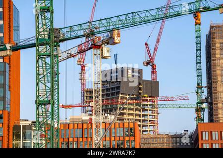 Baustellen im Osten der Hafencity Hamburg, Bürogebäude, Elbtower, neuer Stadtteil an der Elbe, auf dem Gelände des ehemaligen Freihafens, hier entstanden, bis in die 2030er Jahre, Wohneinheiten für 14,000 Menschen, 3000 Hotelbetten, 45,000 Arbeitsplätze, Hamburg, Deutschland Hamburg Hafencity *** Baustellen im Osten der Hafencity Hamburg, Bürogebäude, Elbtower, neuer Stadtteil an der Elbe, auf dem Gelände des ehemaligen Freihafens, Wohneinheiten für 14.000 Personen, 3.000 Hotelbetten, 45.000 Arbeitsplätze, Hamburg, Deutschland Hamburg Hafencity, soll bis in die 2030er Jahre fertiggestellt werden Stockfoto