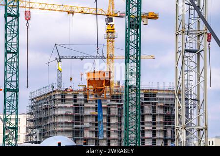 Baustellen im Osten der Hafencity Hamburg, Bürogebäude, neuer Stadtteil an der Elbe, auf dem Gelände des ehemaligen Freihafens, hier entstanden, bis in die 2030er Jahre, Wohneinheiten für 14,000 Menschen, 3000 Hotelbetten, 45,000 Arbeitsplätze, Hamburg, Deutschland Hamburg Hafencity *** Baustellen im Osten der Hafencity Hamburg, Bürogebäude, neuer Stadtteil an der Elbe, auf dem Gelände des ehemaligen Freihafens, Wohneinheiten für 14.000 Personen, 3.000 Hotelbetten, 45.000 Arbeitsplätze, Hamburg, Deutschland Hamburg Hafencity, soll bis in die 2030er Jahre fertiggestellt werden Stockfoto