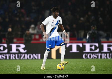 Yann Aurel Bisseck vom FC Internazionale im Spiel der Serie A zwischen Bologna FC und FC Internazionale im Stadio Renato Dall’Ara Bologna Stockfoto