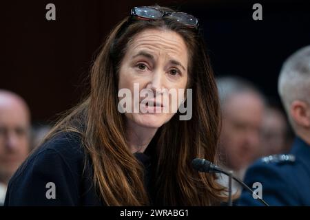 Washington, Usa. März 2024. Avril Haines, Direktor des National Intelligence Committee, spricht während einer Anhörung des Senats, um am Montag, den 11. März 2024, im US-Kapitol in Washington, DC, weltweite Bedrohungen zu untersuchen. Foto: Bonnie Cash/UPI Credit: UPI/Alamy Live News Stockfoto