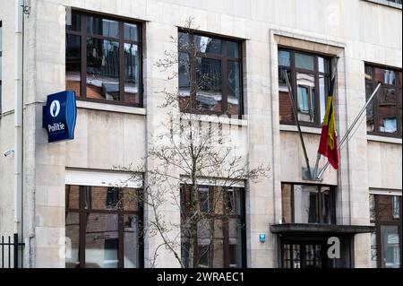 Schaerbeek, Region Brüssel-Hauptstadt, Belgien, 2. März 2024 - Fassade der Polizeibehörde der Stadt Stockfoto