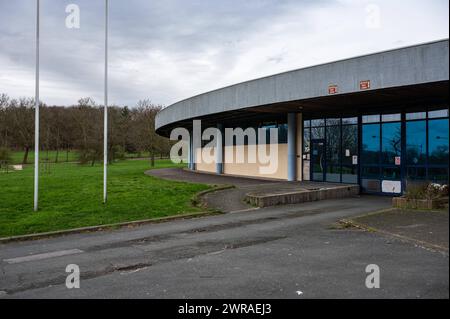 Laeken, Hauptstadt Brüssel, Belgien, 2. März 2024 - das aufgebliebene American Theater, ein Sendestudio der expo 58 Stockfoto