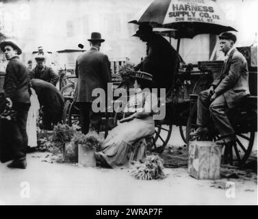 Vintage-Fotografie: Händler am Market Day, auf dem Place Jacques-Cartier, in Old Montreal, Kanada. Um 1910 Stockfoto