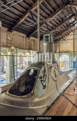 Marinemuseum von Cartagena - Raum des Vermächtnisses von Isaac Peral - das erste U-Boot der Welt. Region Murcia, Spanien, Europa Stockfoto