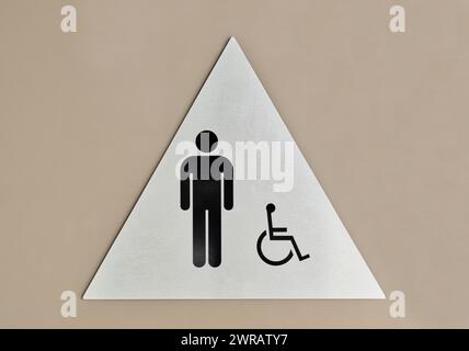 Männertoilette und Behindertenschild an der Tür. Kreisförmiges Schild und Plakette zur Symbolbezeichnung. Stockfoto