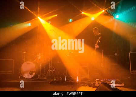 MONK ROMA, ROM, Italien, 10. März 2024, MICHELE ZANNI SPIELT DEN BASS MIT FILIPPO DALLAMAGNANA SPIELT DIE TROMMEL WÄHREND UMBERTO MARIA GIARDINI 'ANTIMONDO Stockfoto