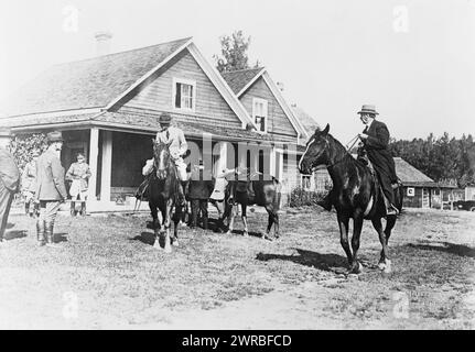 Frank Carpenter(?) Und noch ein Mann zu Pferd, Bar U Ranch, Prince of Wales, Nordwest Territories, Kanada, zwischen ca. 1900 und 1923, Carpenter, Frank G., (Frank George), 1855-1924, Fotodrucke, 1890-1930., Fotodrucke, 1890-1930, 1 Fotodruck Stockfoto