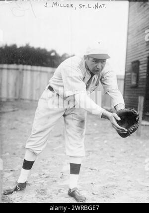 John Barney 'Dots' Miller, St. Louis Cardinals Baseballspieler, der als 1. Baseman steht, bereit für den geworfenen Ball, zwischen 1914 und 1919, Miller, Dots, 1886-1923, Fotoabdrücke, 1910-1920., Fotodrucke, 1910-1920, 1 Fotodruck Stockfoto