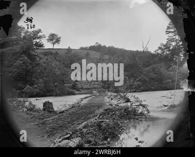 North Anna River, Virginia. Blick auf die Holzbrücke bei Quarles' Mühle. Wo ein Teil des 5. Korps unter General Warren die feindliche Werklinie auf dem Hügel überqueren und tragen musste, O'Sullivan, Timothy H., 1840-1882, Fotograf, 1864. Mai, Vereinigte Staaten, Geschichte, Bürgerkrieg, 1861-1865, Glasnegative, 1860-1870, Stereographen, 1860-1870, 1 negativ: Glas, Stereograph, feuchtes Kollodion, 4 x 10 Zoll Stockfoto