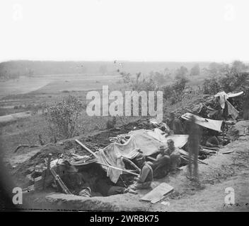 North Anna River, Virginia Bundestruppen besetzen Brustwerk am Nordufer, Foto vom östlichen Kriegsschauplatz Grants Wilderness Campaign, Mai-Juni 1864. O'Sullivan, Timothy H., 1840-1882, Fotograf, 25. Mai 1864, Vereinigte Staaten, Geschichte, Bürgerkrieg, 1861-1865, Militäranlagen, Stereographen, 1860-1870., Stereographen, 1860-1870, Nass-Kollodion-negative, 1 negativ (2 Platten): Glas, Stereograph, Nass-Kollodion Stockfoto