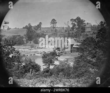 Jericho Mills, Virginia. Blick auf den North Anna River vom Südufer, Canvas Pontonbrücke und Pontonzug auf dem gegenüberliegenden Ufer, 24. Mai 1864, O'Sullivan, Timothy H., 1840-1882, Fotograf, 1864. Mai, Vereinigte Staaten, Geschichte, Bürgerkrieg, 1861-1865, Glasnegative, 1860-1870. Stereogramme, 1860-1870, Glasnegative, 1860-1870, 1 negativ (2 Platten): Glas, Stereograph, nasses Kollodion Stockfoto