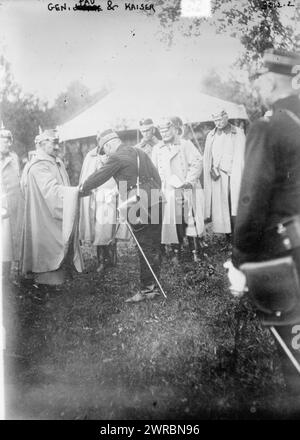 General Pau & Kaiser, Foto zeigt den französischen General Paul Marie Cesar Gerald Pau (1848-1932) mit Kaiser Wilhelm II. Von Deutschland (1859-1941)., zwischen ca. 1914 und ca. 1915, Weltkrieg, 1914-1918, Glasnegative, 1 negativ: Glas Stockfoto